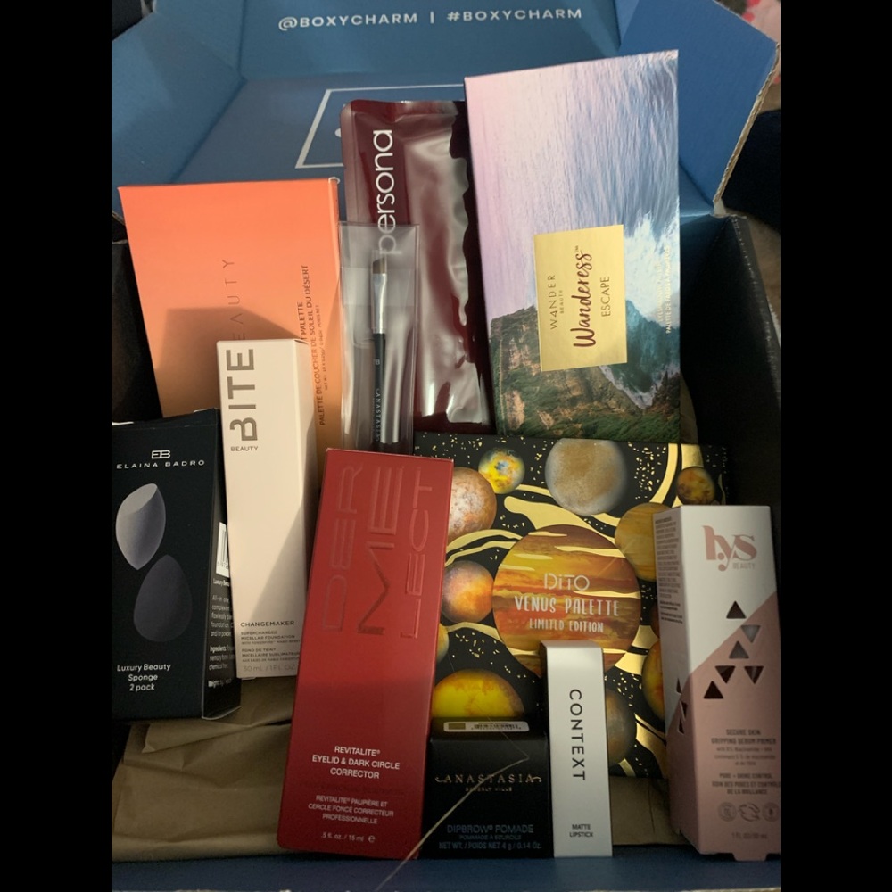 BNIB 3in 1 BoxyCharm bundle